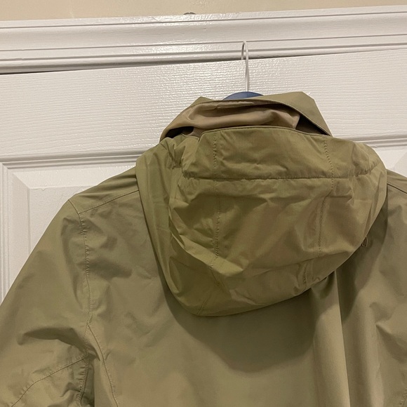 The North Face Khaki Windbreaker - Picture 10 of 11